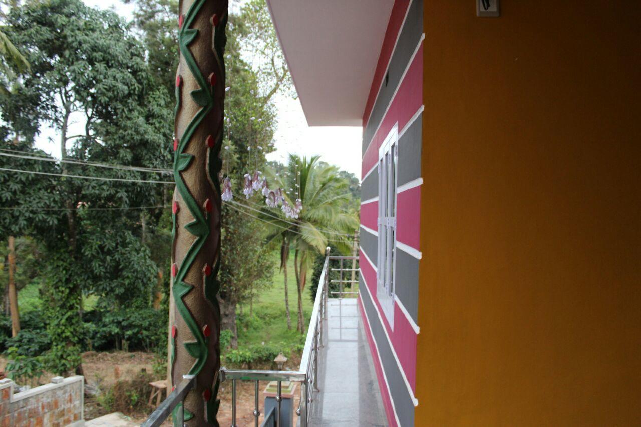 Iroomz Sri Vinayaka Comfort Virajpet Exterior foto